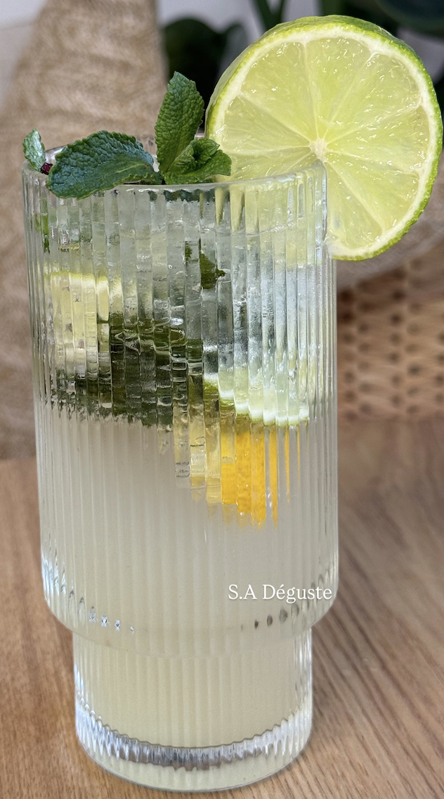 Citronnade maison à la menthe et citron vert